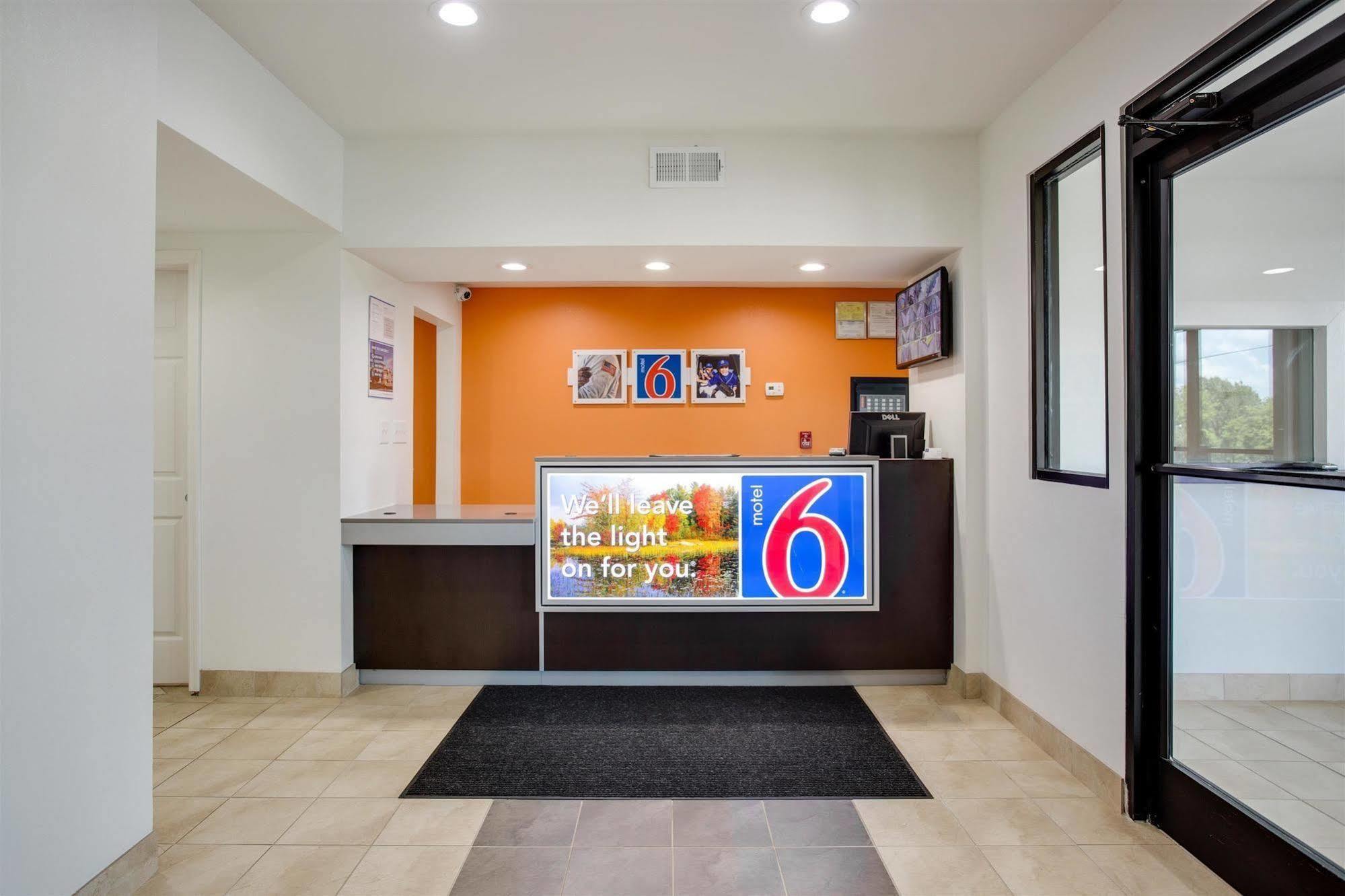 Motel 6-White House, Tn Bagian luar foto