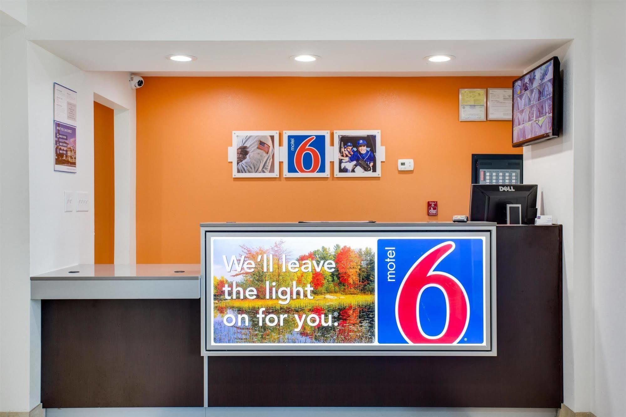 Motel 6-White House, Tn Bagian luar foto